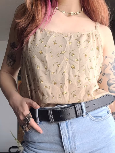Vintage floral top — pre-loved on Thrifted.mt