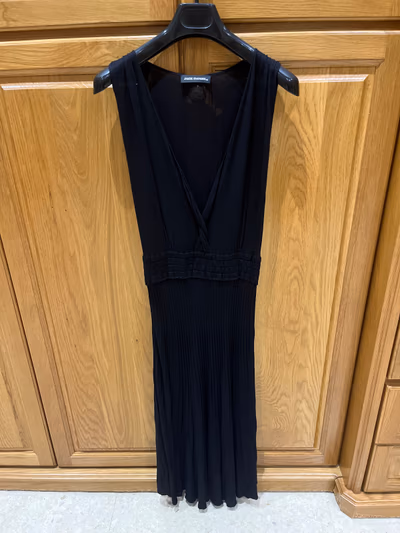One Size Midi Dress by Jack Daniel — pre-loved on Thrifted.mt