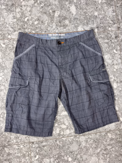 Pantaloncini cargo a quadri Tom Tailor by Tom Tailor — pre-loved on Thrifted.mt