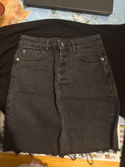 Black Denim Button-Fly Skirt by Kiabi — pre-loved on Thrifted.mt