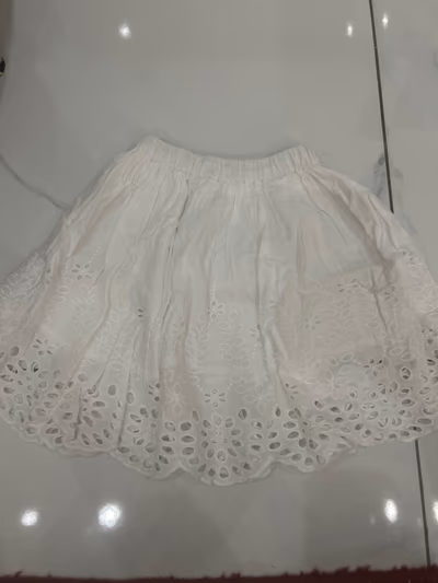 White Broderie Anglaise Skirt — pre-loved on Thrifted.mt