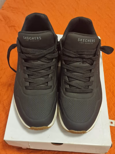 Skechers Uno Stand on Air Men's Trainers Black – EU 46 / UK 11 by Skechers — pre-loved on Thrifted.mt