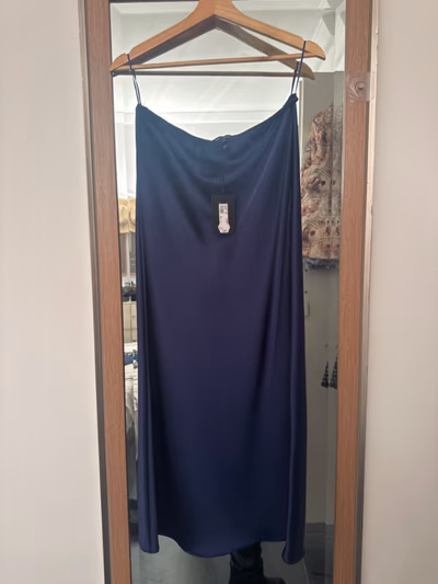 Navy Satin Midi Skirt by River Island — pre-loved on Thrifted.mt