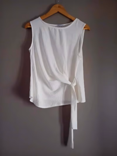 White Sleeveless Tie Detail Top — pre-loved on Thrifted.mt
