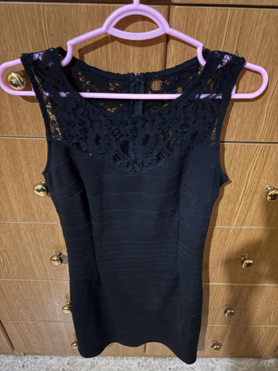 Black Lace Panel Bodycon Dress — pre-loved on Thrifted.mt