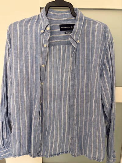 Camicia a righe in lino con bottoni by Abercrombie and Fitch — pre-loved on Thrifted.mt
