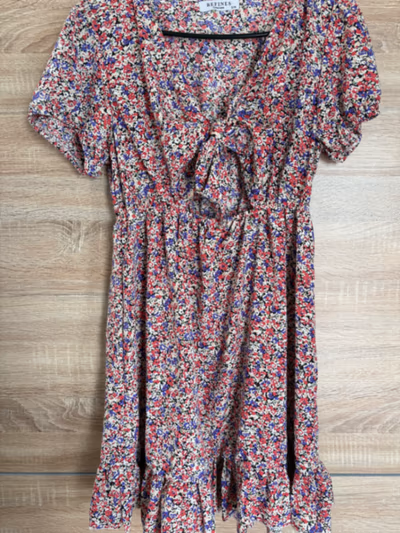 Floral Mini Dress Bow Detail by Refines — pre-loved on Thrifted.mt