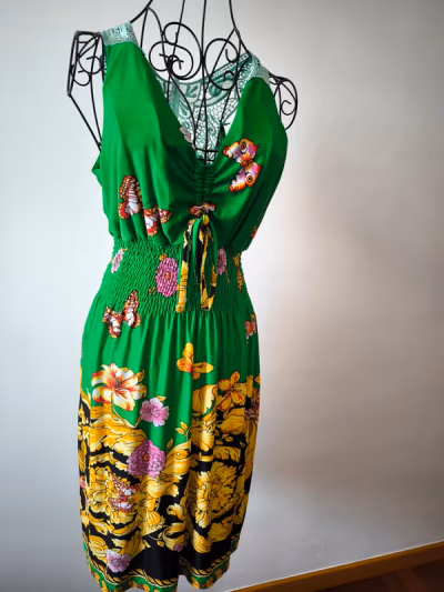Green floral butterfly print dress — pre-loved on Thrifted.mt