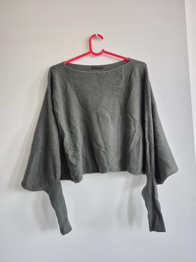 Sisley rib knit jumper by Sisley — pre-loved on Thrifted.mt
