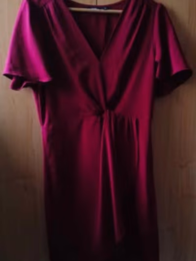 Burgundy Knot Front Dress by Kiabi — pre-loved on Thrifted.mt