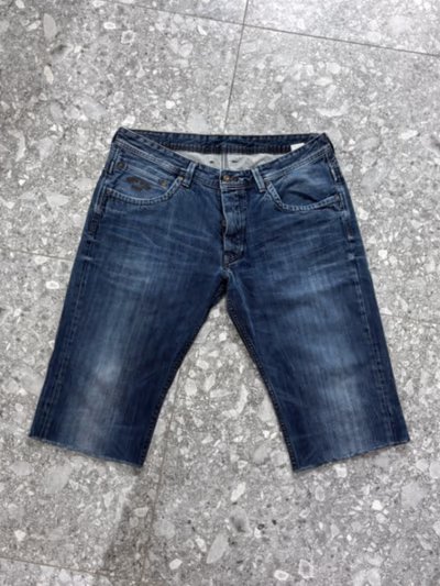 Pantaloncini di jeans Pepe Jeans by Pepe Jeans — pre-loved on Thrifted.mt