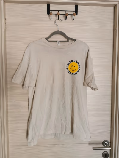 Graphic Smiley Face T-Shirt by Gildan — pre-loved on Thrifted.mt
