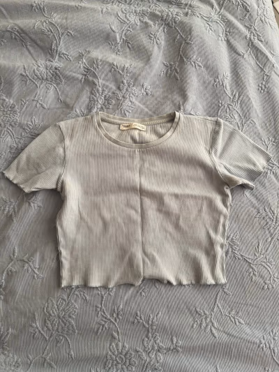 Blue Crop Top by Pull&Bear — pre-loved on Thrifted.mt