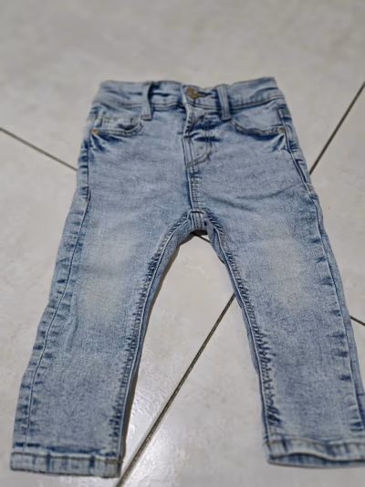 Zara Baby Light Wash Jeans by Zara — pre-loved on Thrifted.mt