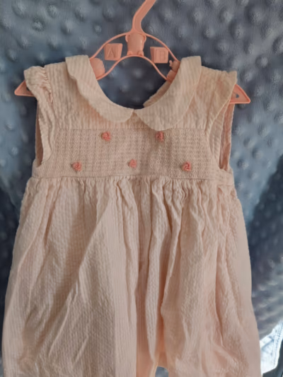 Pink baby dress — pre-loved on Thrifted.mt