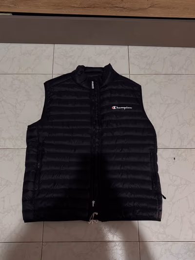 Champion Padded Quilted Gilet by Champion — pre-loved on Thrifted.mt