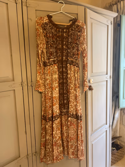 Boho floral long sleeve dress by Zara — pre-loved on Thrifted.mt