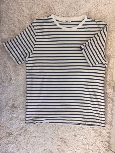 Zara Striped Crew Neck T-Shirt M by Zara — pre-loved on Thrifted.mt