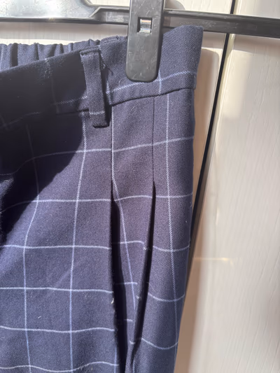 Checkered/ Gingham Navy blue trousers — pre-loved on Thrifted.mt
