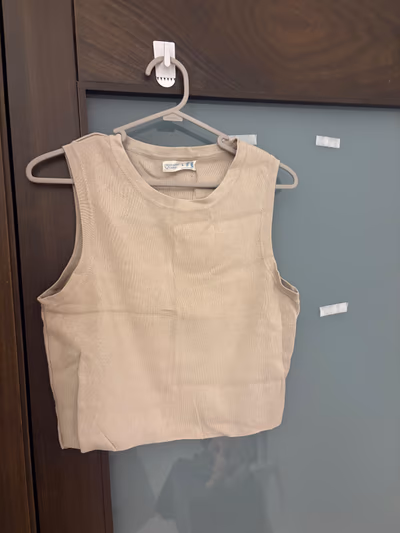 Beige ribbed knit vest top by Primark — pre-loved on Thrifted.mt