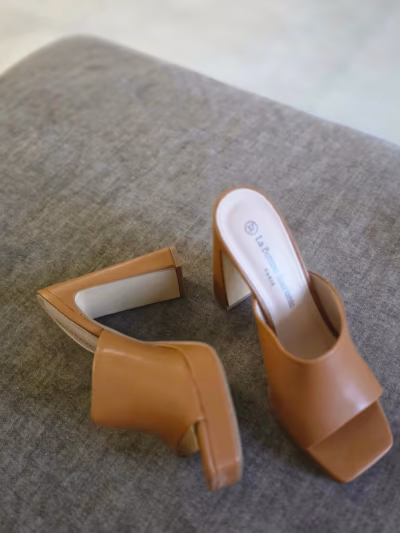 Open toe high heel mule by Unbra — pre-loved on Thrifted.mt
