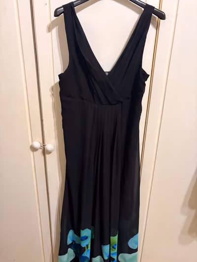 Sandro Ferrone black floral dress by Sandro Ferrone — pre-loved on Thrifted.mt