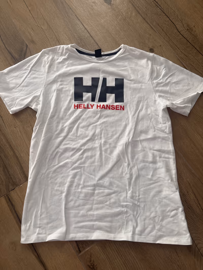 Helly Hansen White Logo T-Shirt by Helly Hansen — pre-loved on Thrifted.mt