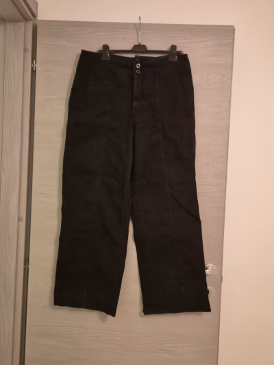 Pilcro high-waisted black trousers by Pilcro — pre-loved on Thrifted.mt