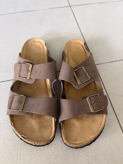 Ben Sherman brown slip-on sandals by Ben Sherman — pre-loved on Thrifted.mt