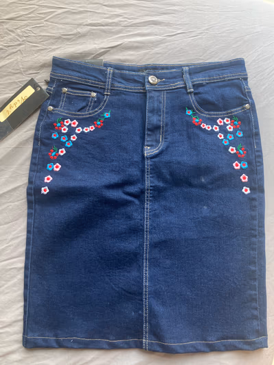 Embroidered denim midi skirt by Viny'l — pre-loved on Thrifted.mt