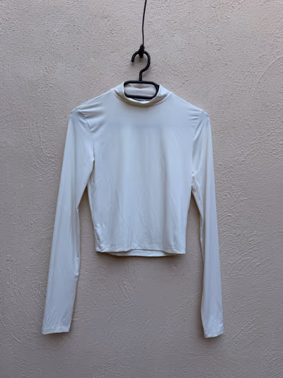 Cream Long Sleeve Turtleneck by Stradivarius — pre-loved on Thrifted.mt