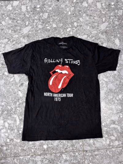 Camiseta con estampado gráfico de los Rolling Stones by the rolling stones — pre-loved on Thrifted.mt