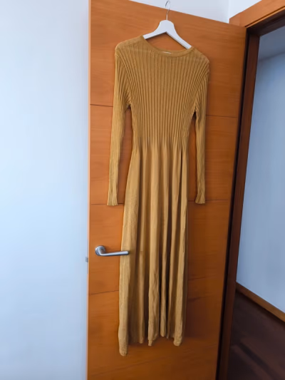 Mango metallic ribbed knit dress by Mango — pre-loved on Thrifted.mt