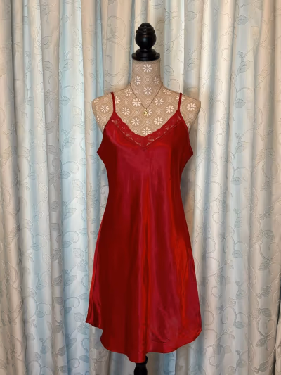 Gillian O'Malley Nightdress Y2K by Gillian O'Malley — pre-loved on Thrifted.mt