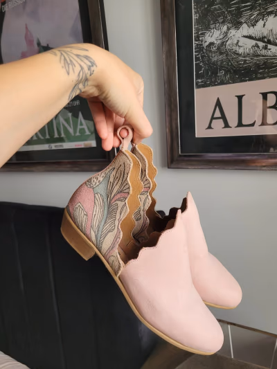 Vestibull genuine leather swift boot by Vestibull — pre-loved on Thrifted.mt