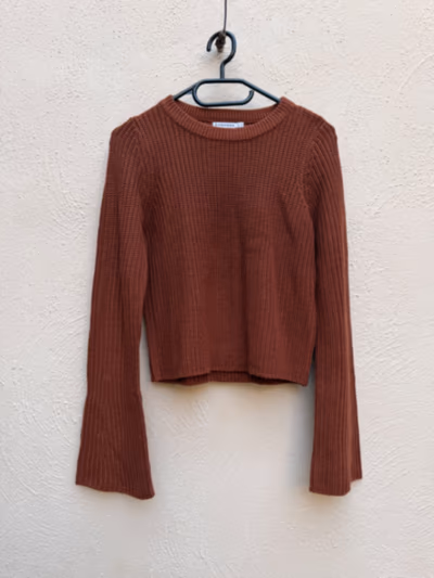 Stradivarius Ribbed Knit Jumper by Stradivarius — pre-loved on Thrifted.mt