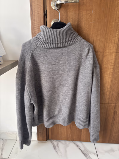 Grey Roll Neck Knitted Sweater — pre-loved on Thrifted.mt