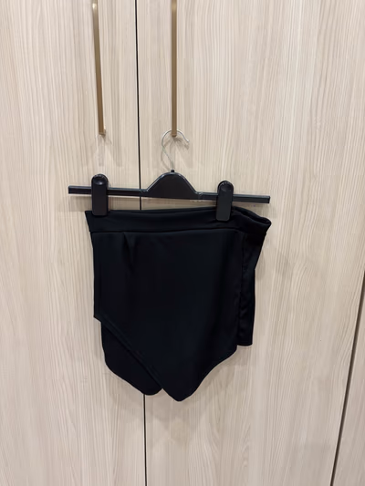 Black ribbed wrap skort — pre-loved on Thrifted.mt