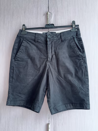 Hollister Men Shorts by Hollister — pre-loved on Thrifted.mt
