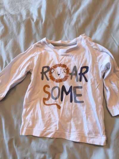 Baby boys long-sleeve lion top — pre-loved on Thrifted.mt
