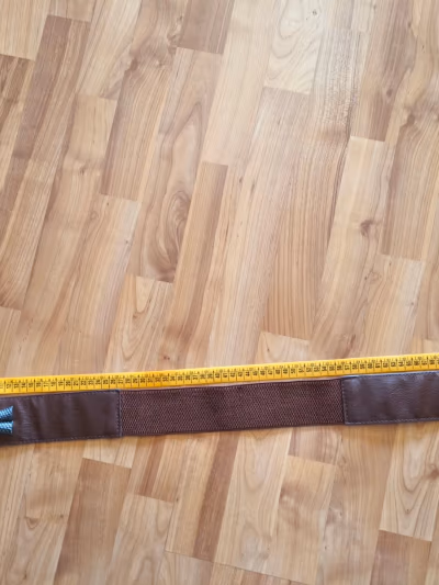Brown elasticated waist belt — pre-loved on Thrifted.mt