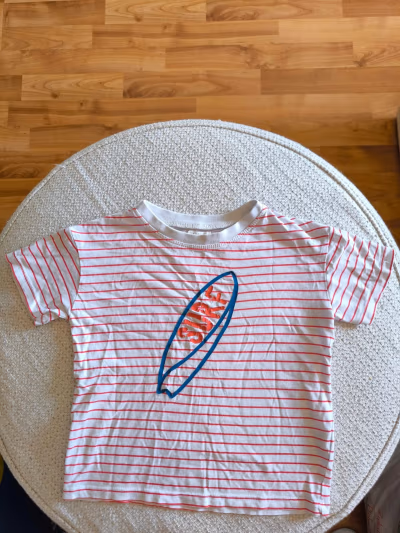 Striped surf graphic cotton tee by Sfera — pre-loved on Thrifted.mt