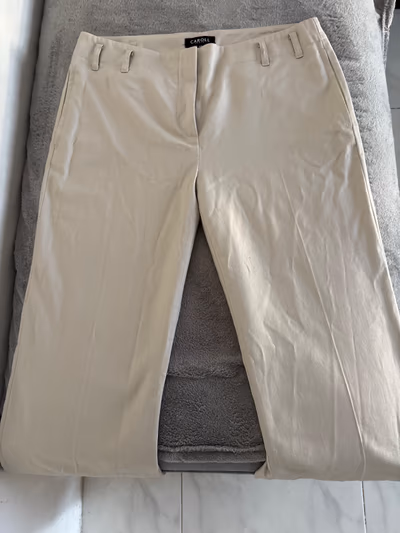Pantalones Caroll Paris en color beige by Caroll — pre-loved on Thrifted.mt