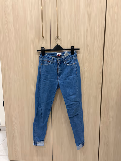 Tommy Hilfiger Blue Denim Jeans — pre-loved on Thrifted.mt