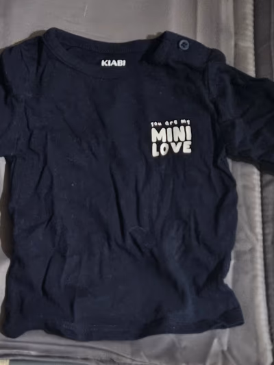 Kiabi baby slogan top by Kiabi — pre-loved on Thrifted.mt