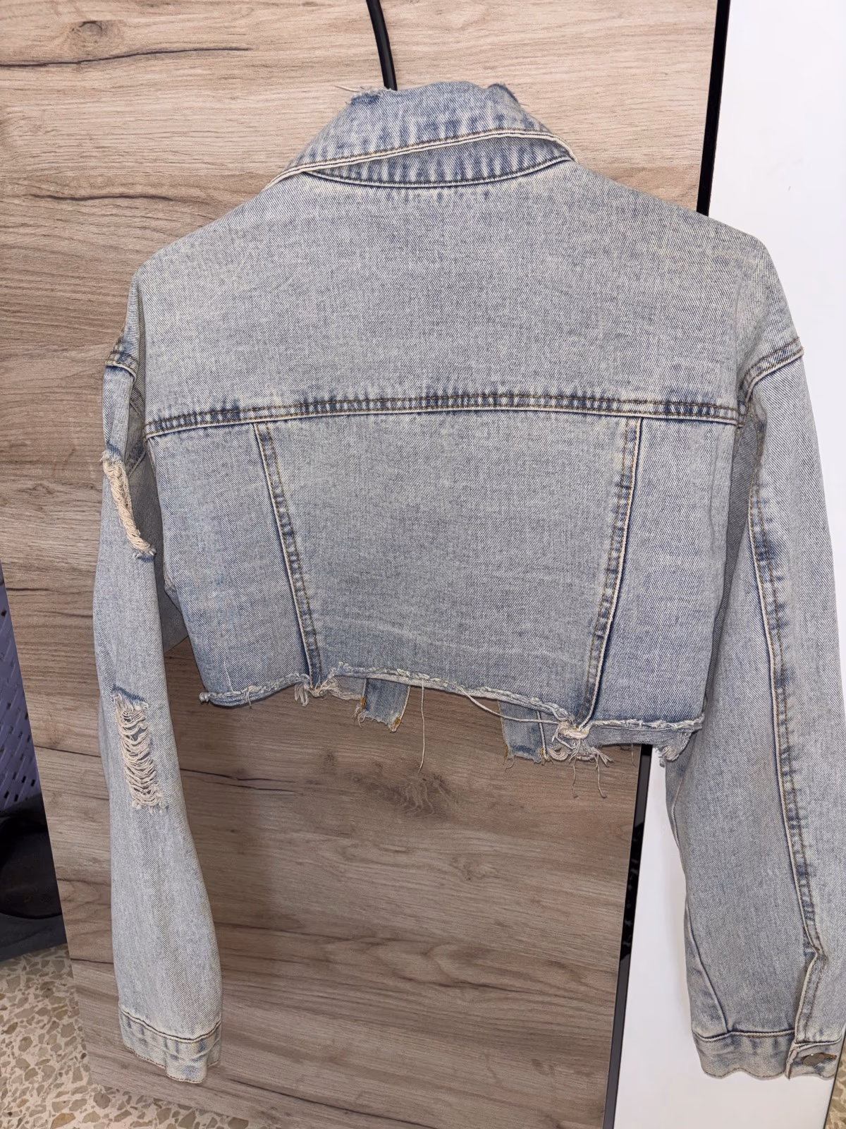 Light Wash Cropped Denim Jacket, photo 2
