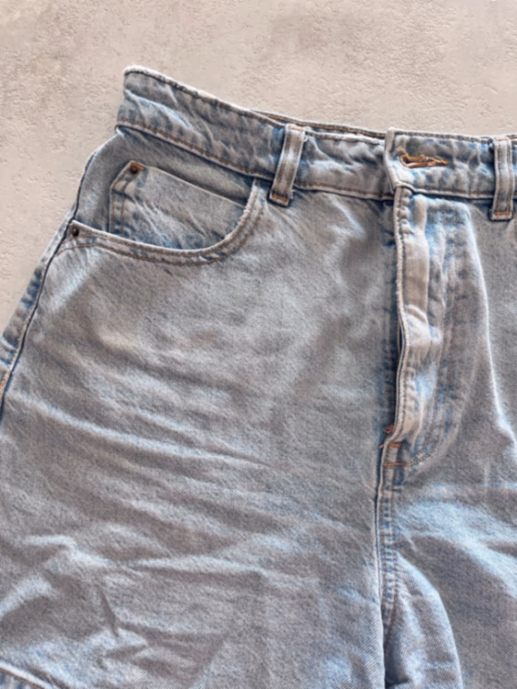 ZARA Light Wash Denim Mom Fit Shorts, photo 3