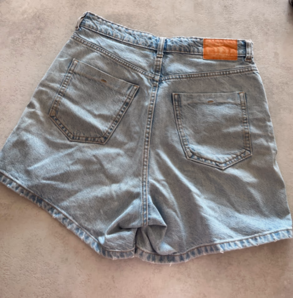 ZARA Light Wash Denim Mom Fit Shorts, photo 4