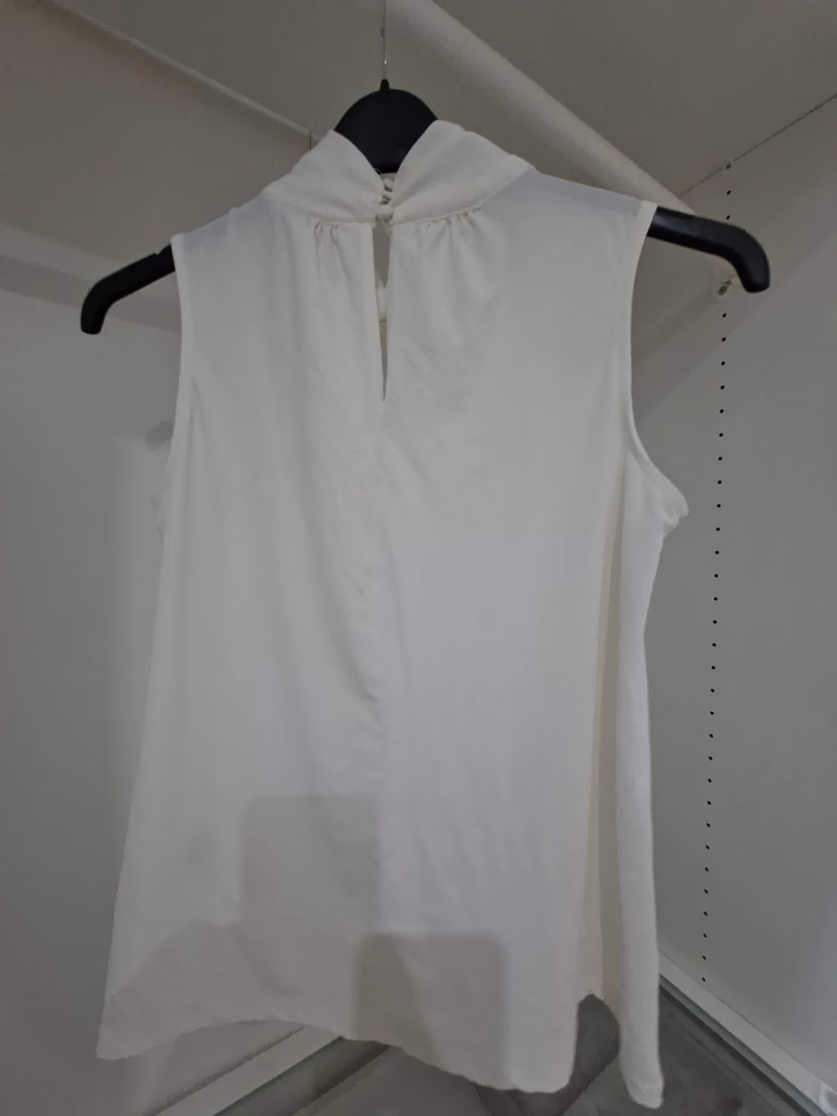 H&M Sleeveless Knotted Neck Top, photo 4