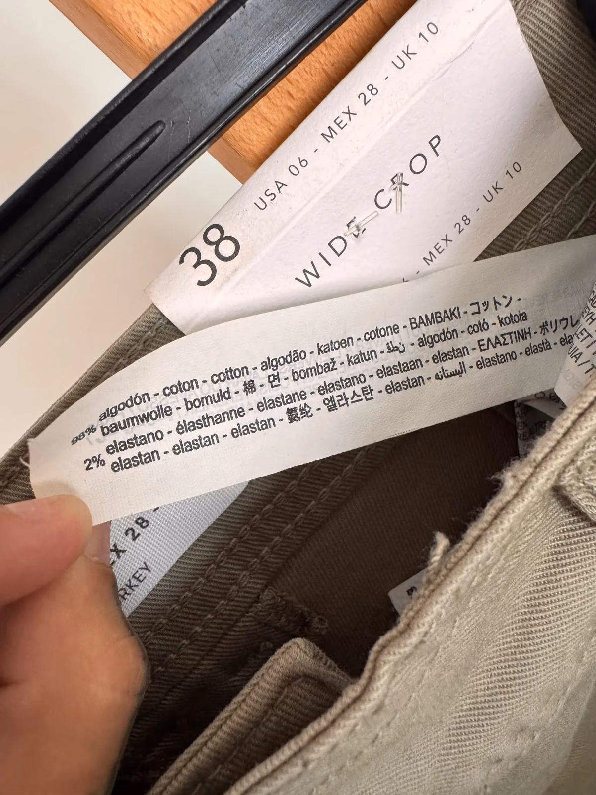 Pantalones anchos capri color caqui de Stradivarius, talla EU38/UK10, foto 4